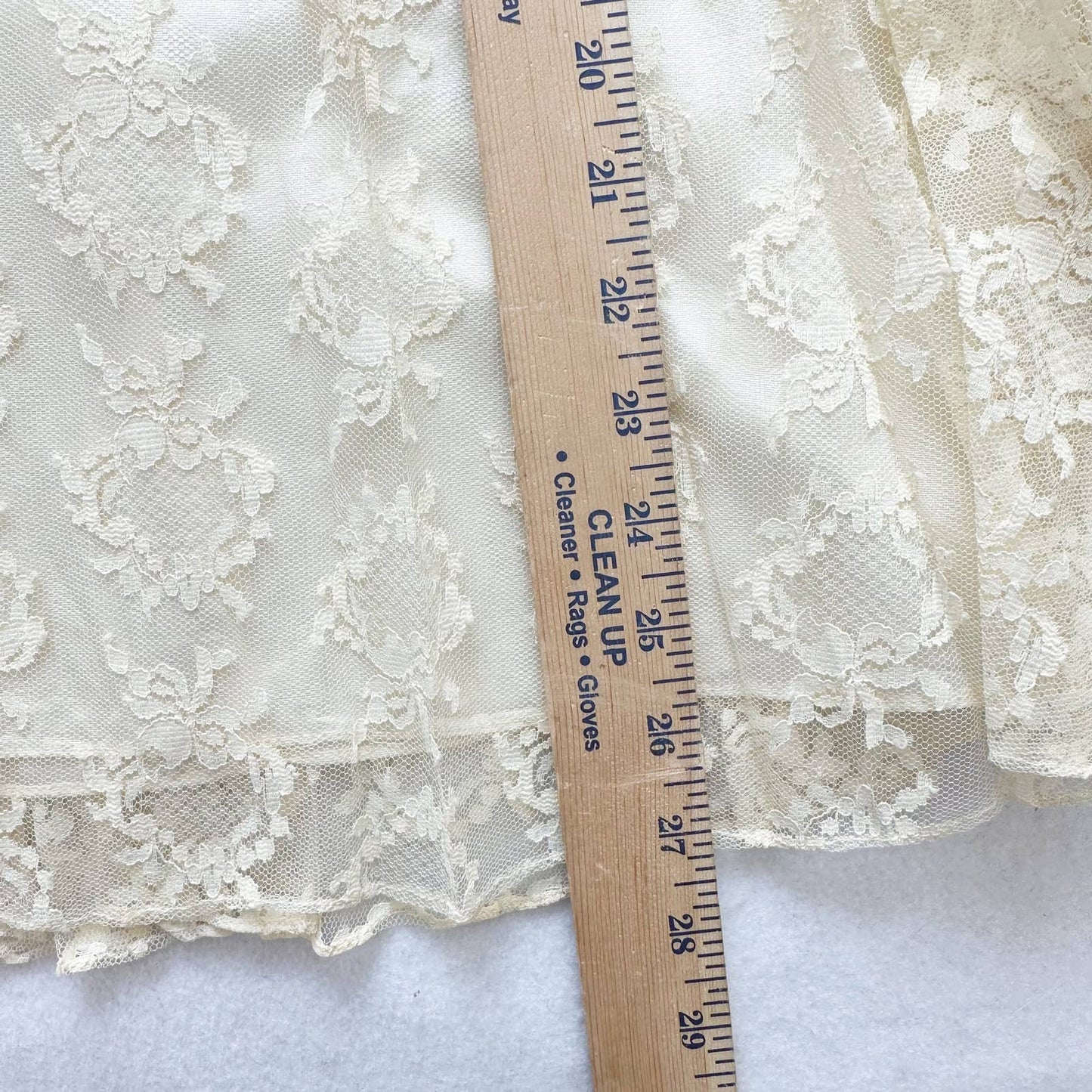 Vintage L’Enfant Cream Lace High Neck Dress: 6y - Yellow Clover Vintage Kids Clothes