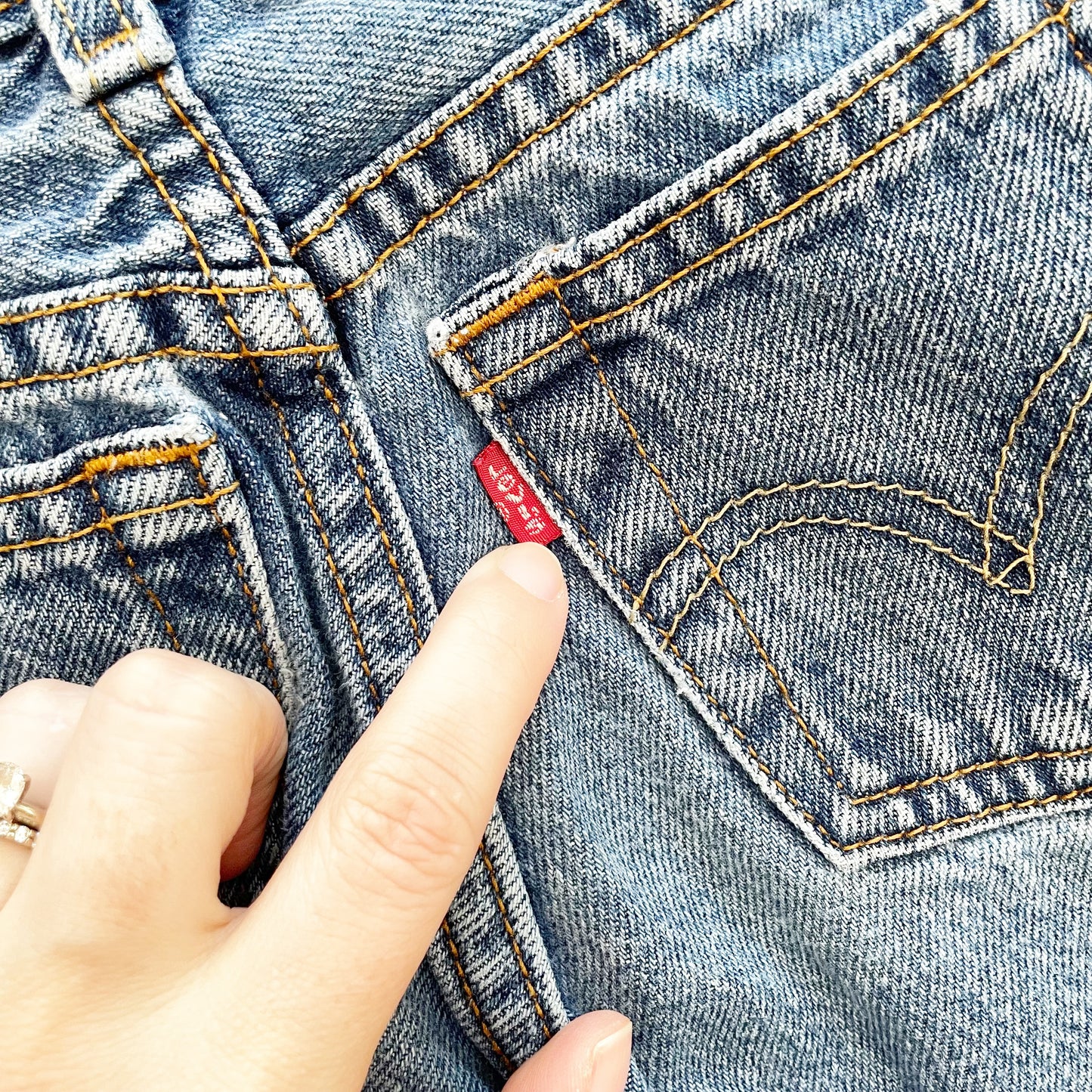 Y2K Levi’s 550 Slim Jeans