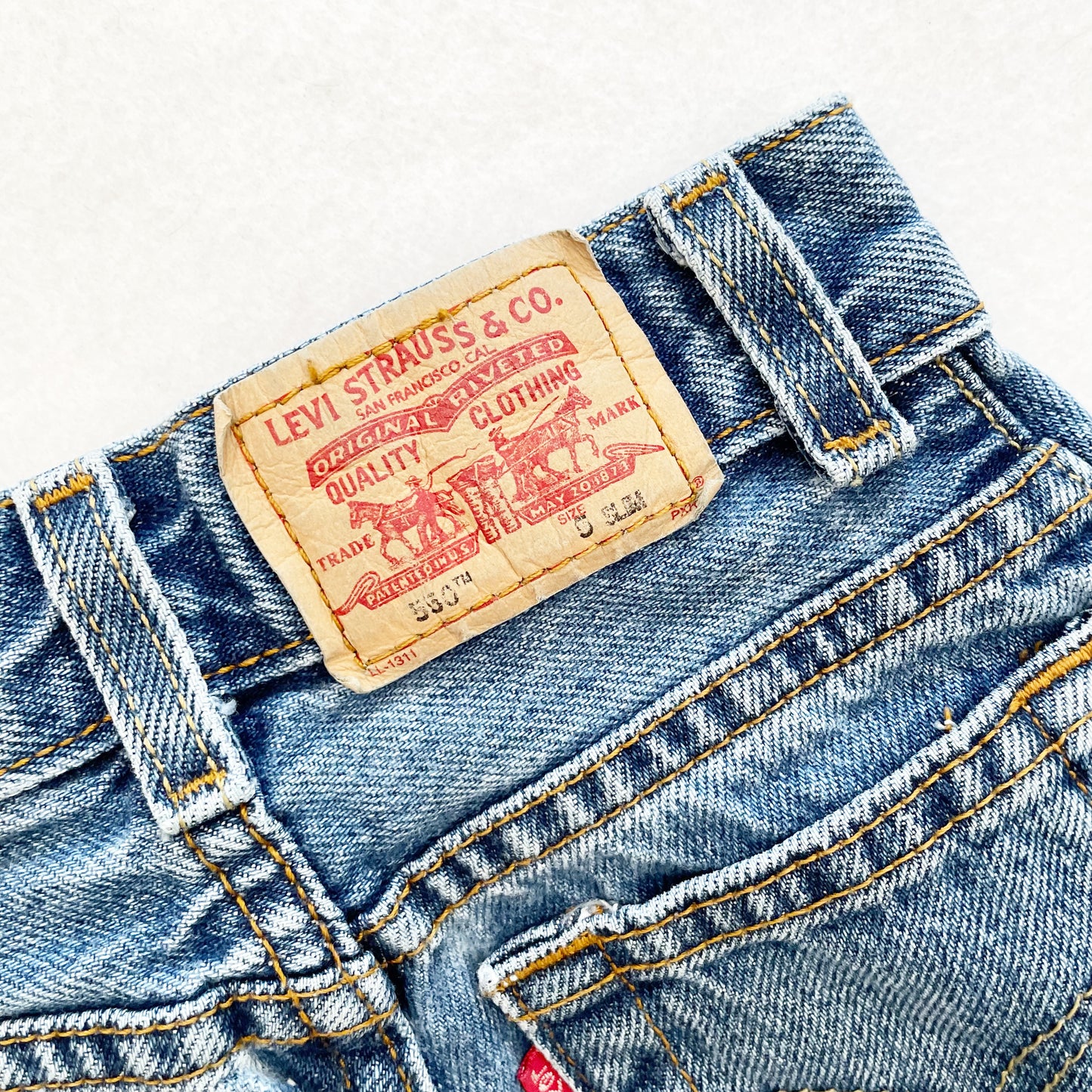 Y2K Levi’s 550 Slim Jeans
