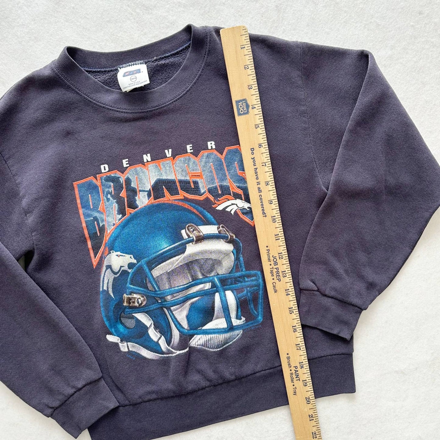 Vintage Denver Broncos Graphic Kids Sweatshirt: 10/12y