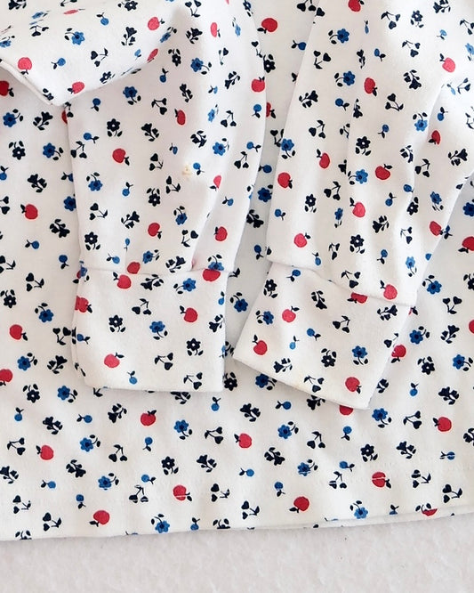Vintage Basic Image Floral Apple Turtleneck, size 7/8