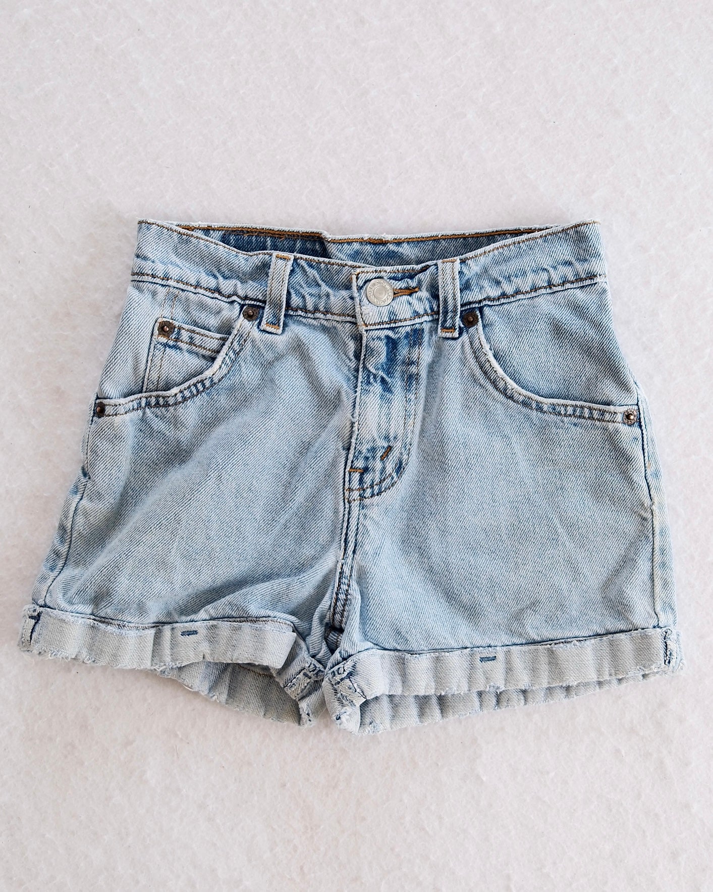 Vintage Levi’s Light Wash Denim Kids Shorts: 7y