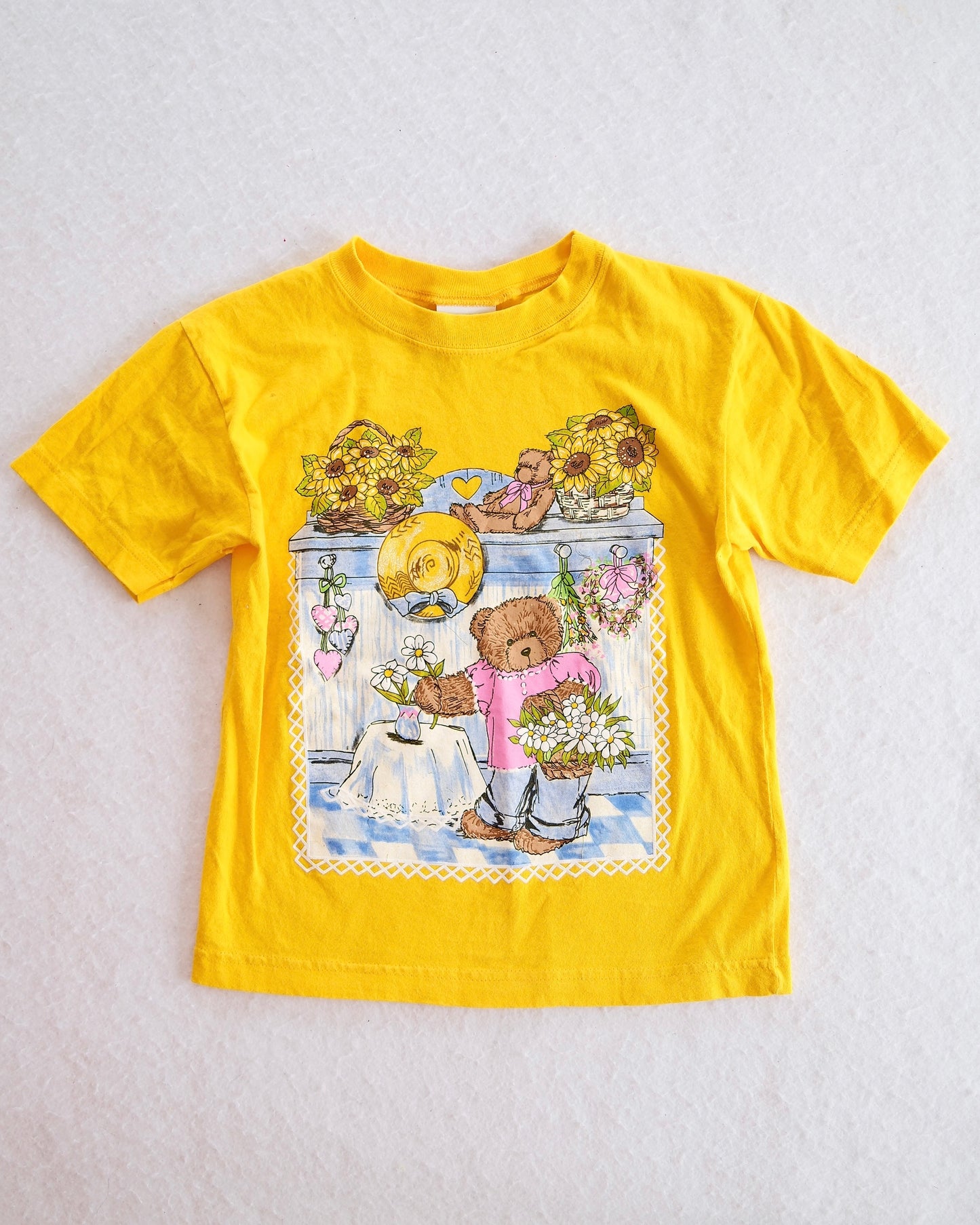 Vintage Yellow Teddy Bear Floral Kitchen Scene Kids T-Shirt: 7/8