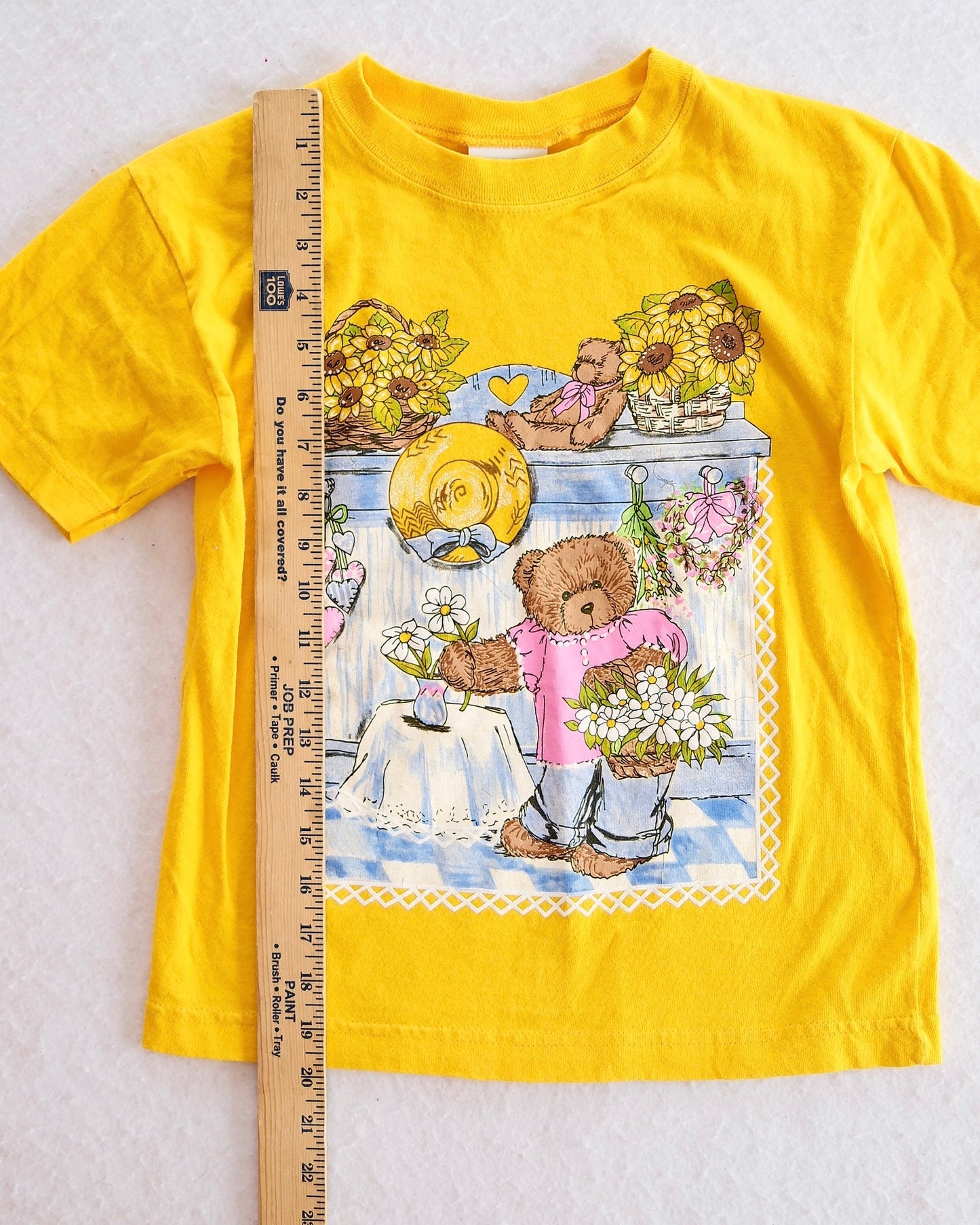 Vintage Yellow Teddy Bear Floral Kitchen Scene Kids T-Shirt: 7/8