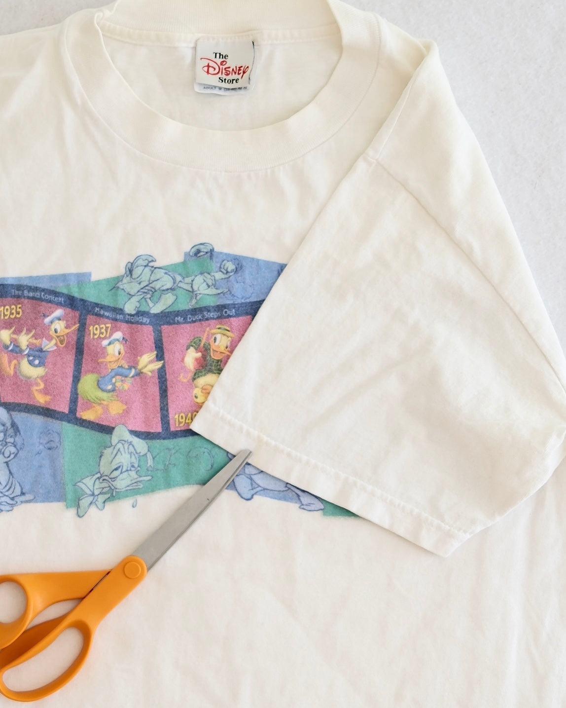 Vintage Disney Store Adult Donald Duck Graphic Tee: M