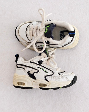 Vintage LA Gear Baby Sneakers: Size 5.5