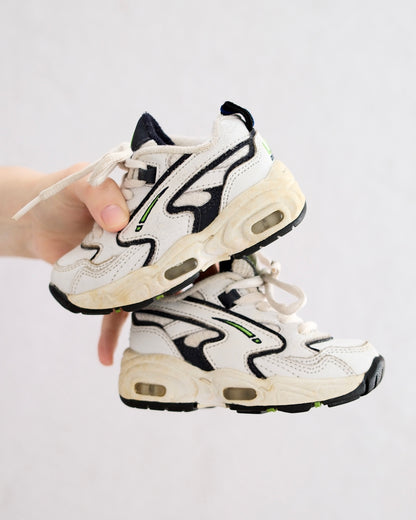Vintage LA Gear Baby Sneakers: Size 5.5