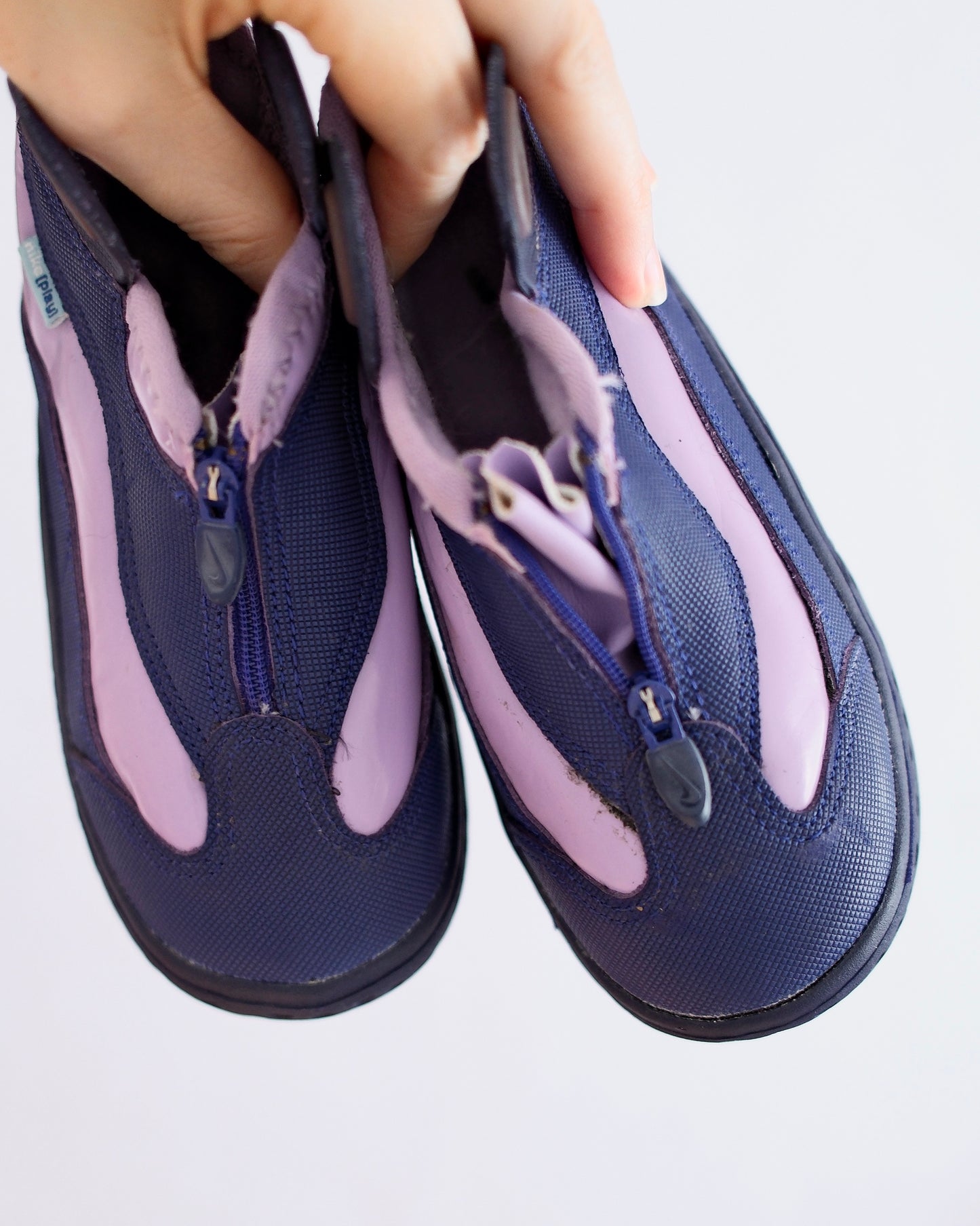 Vintage Nike Play Zip Shoes: 8.5