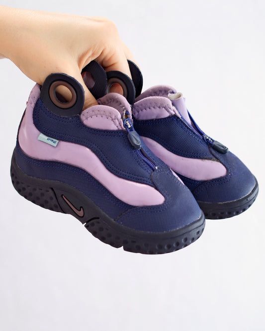 Vintage Nike Play Zip Shoes: 8.5