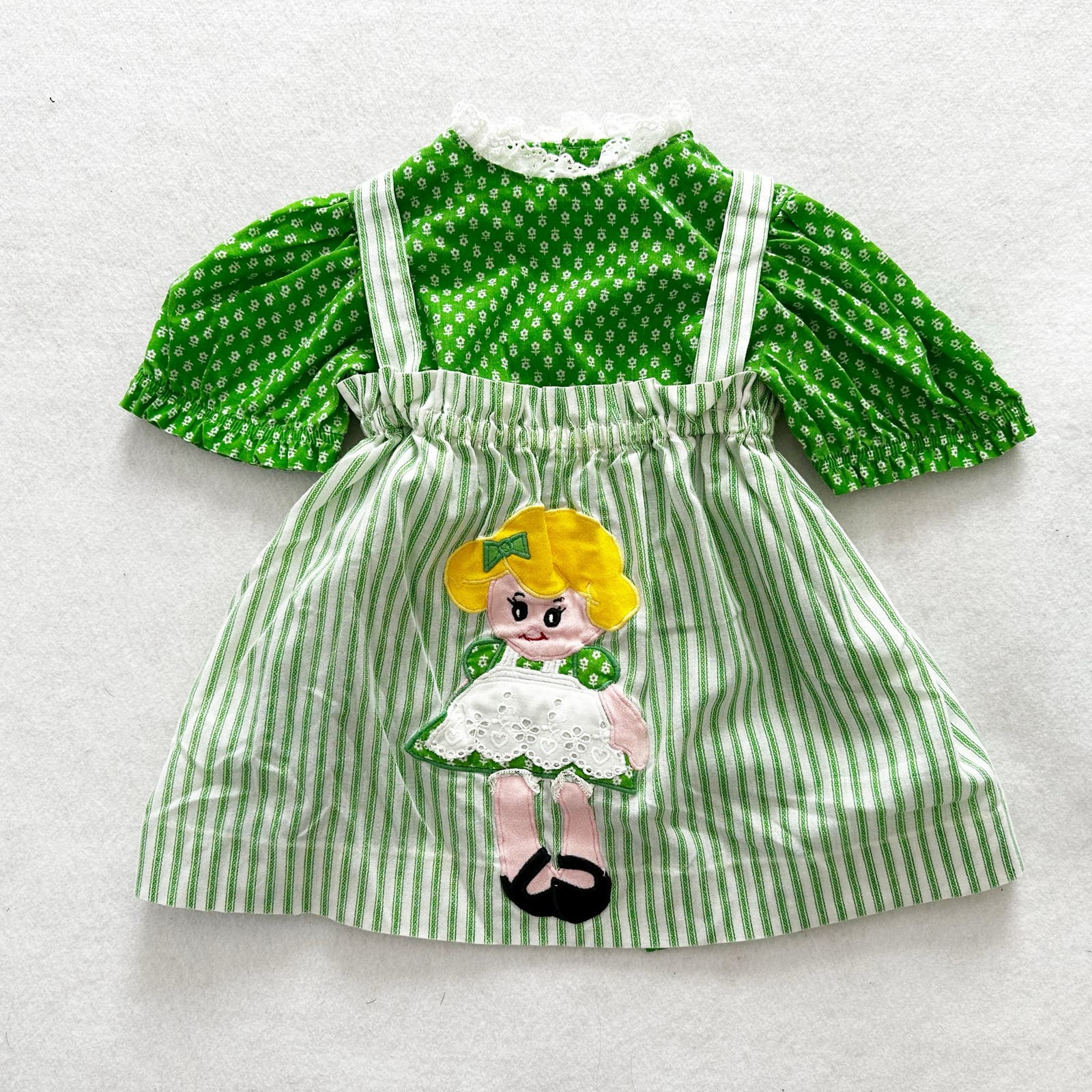 Vintage Girl Appliqué Pinafore Dress Set: 18/24m? - Yellow Clover Vintage Kids Clothes