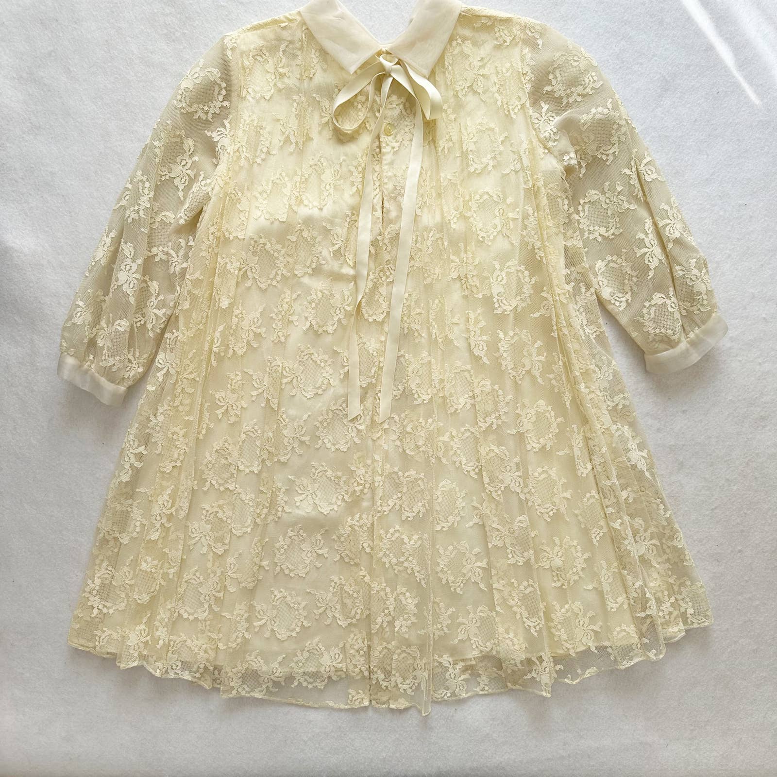 Vintage L’Enfant Cream Lace High Neck Dress: 6y - Yellow Clover Vintage Kids Clothes