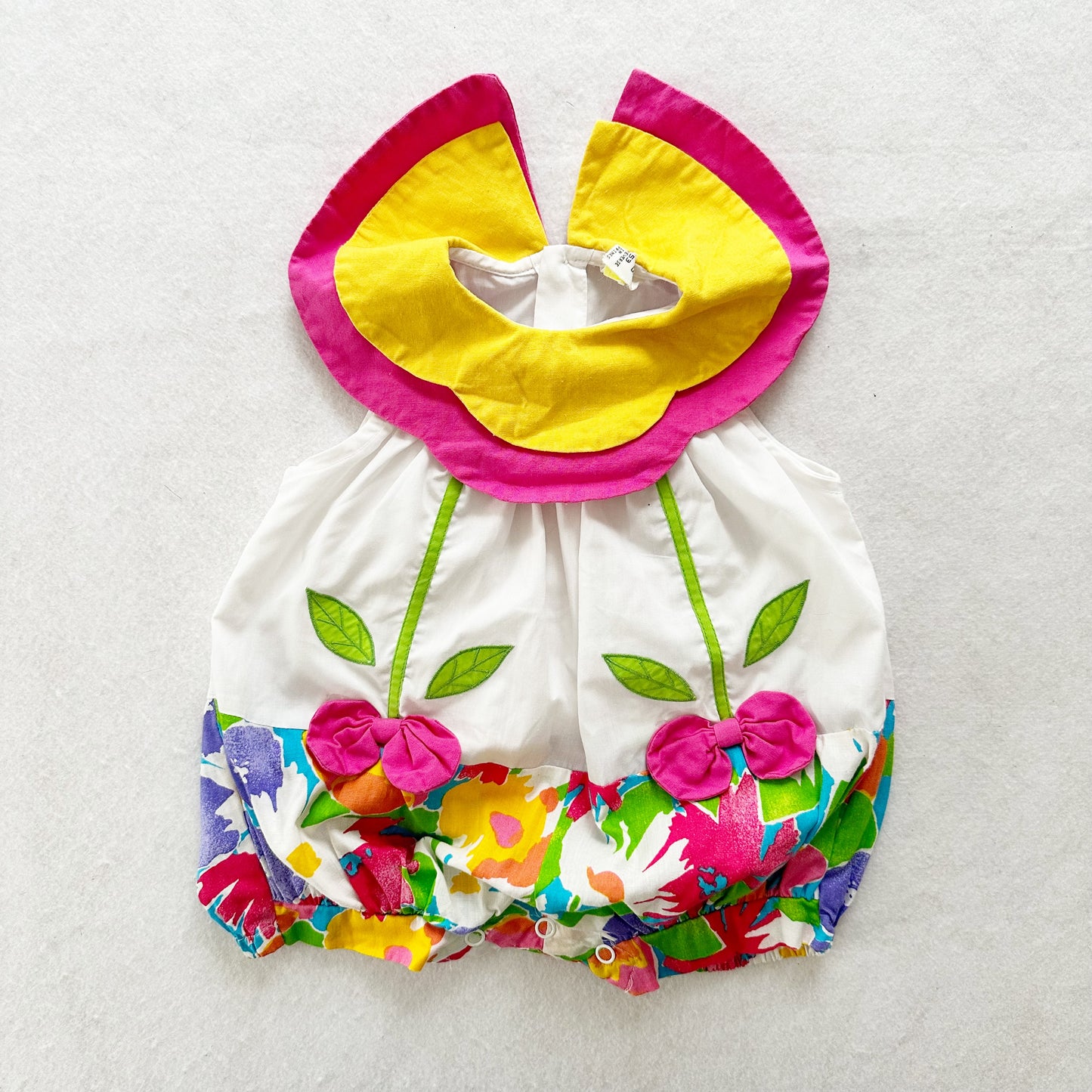 Vintage Bright Flower Collar Romper: 6m