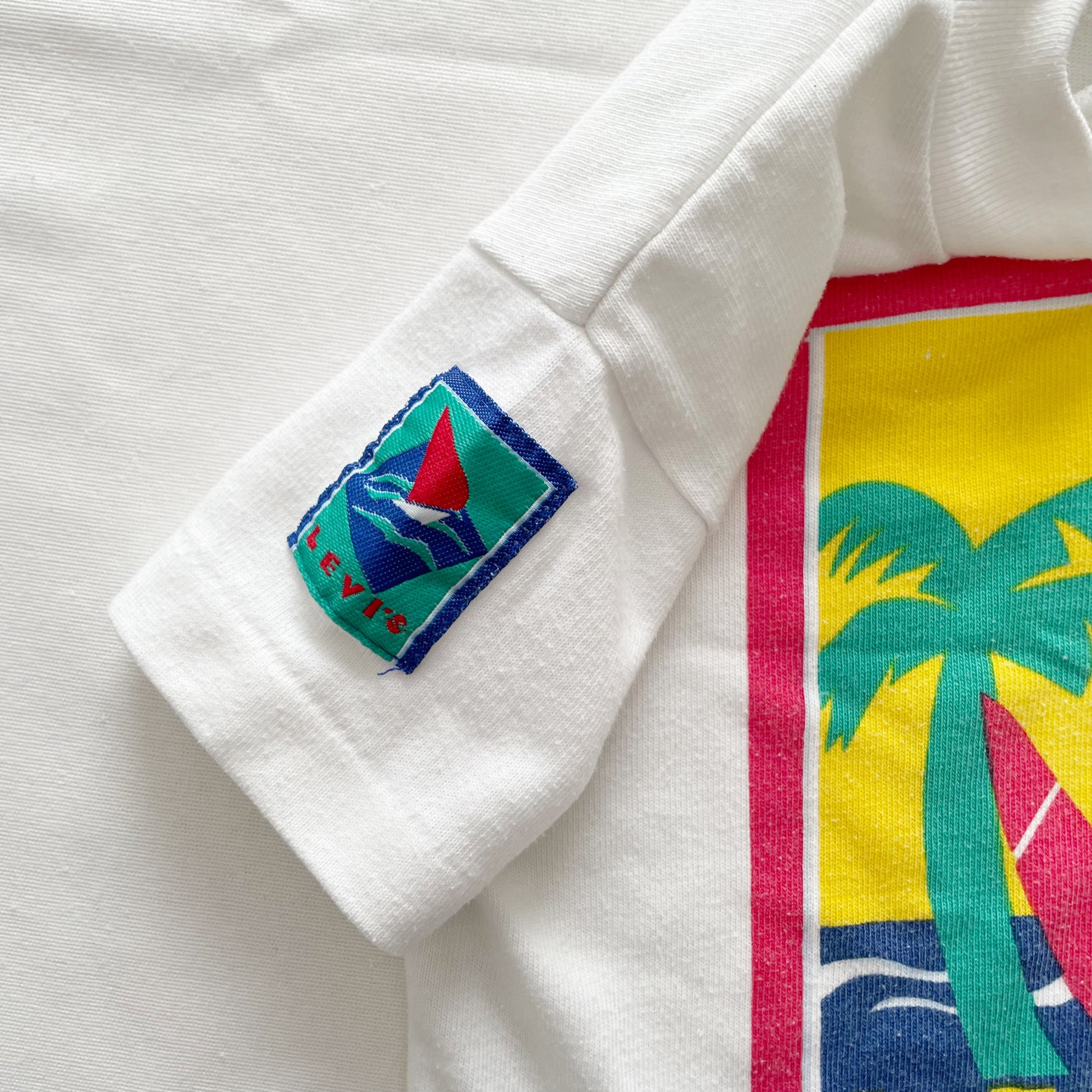 Levi’s Palm Tree Tee • 3T - Yellow Clover Vintage Kids Clothes