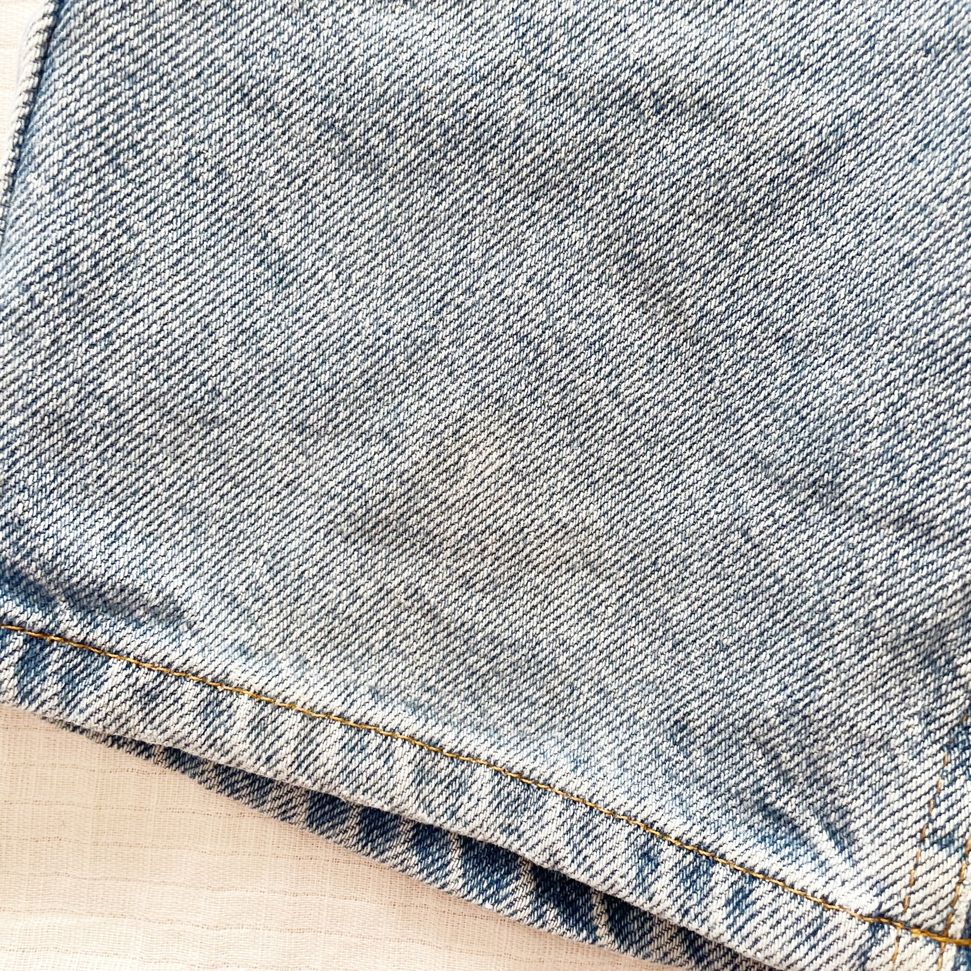 Levi’s 550 Lighter Wash Shorts • 5T - Yellow Clover Vintage Kids Clothes