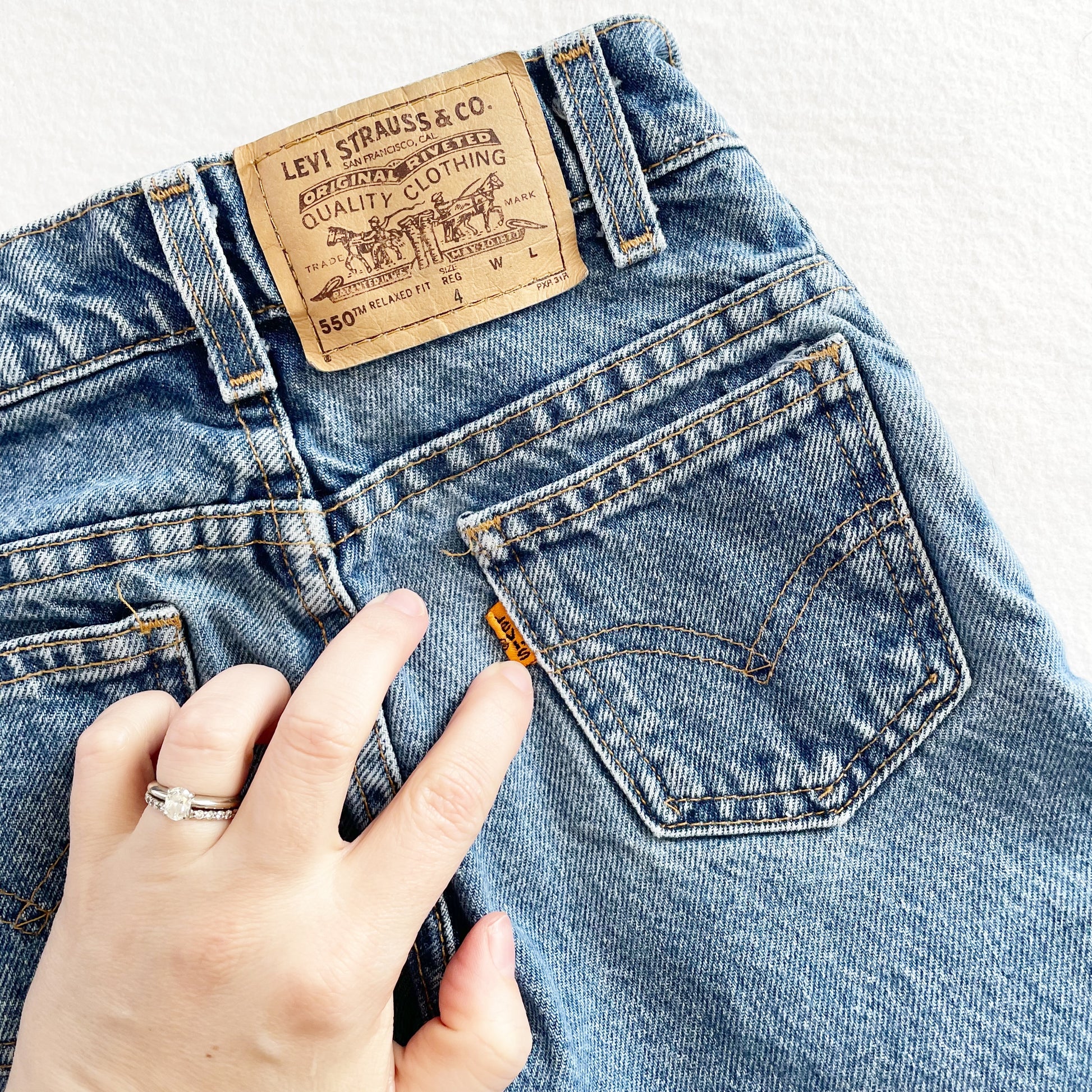 Levi’s 550 Medium Wash Orange Tab Jeans • 4y - Yellow Clover Vintage Kids Clothes