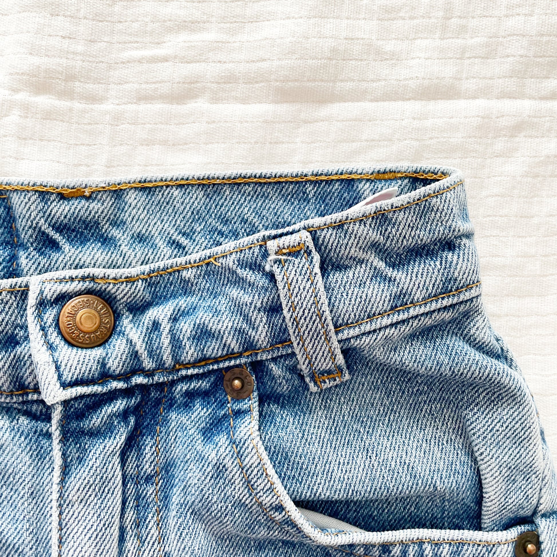 Levi’s 550 Lighter Wash Shorts • 5T - Yellow Clover Vintage Kids Clothes