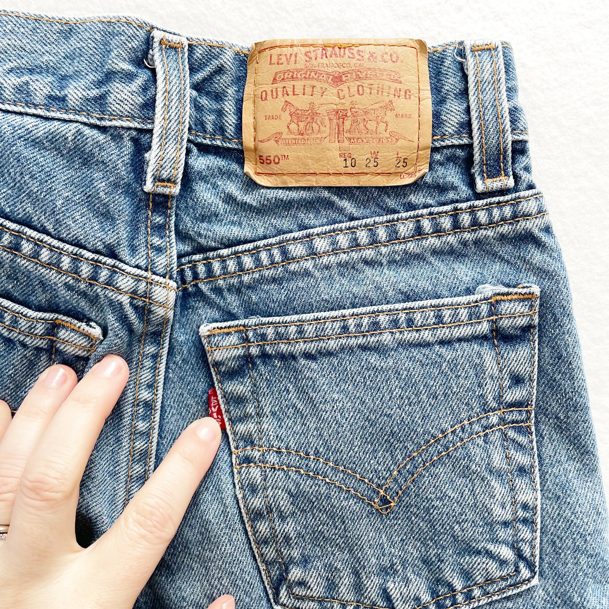 Levi’s 550 Medium Wash Jeans • 10y - Yellow Clover Vintage Kids Clothes