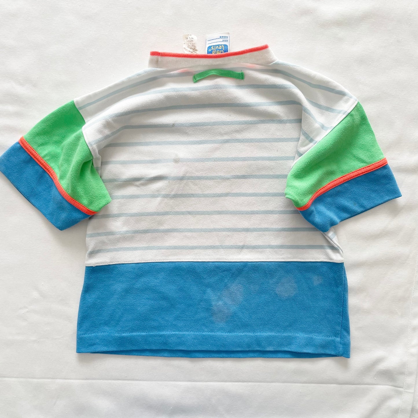 Levi’s Underwater Explorer Patches Tee • 7y? - Yellow Clover Vintage Kids Clothes