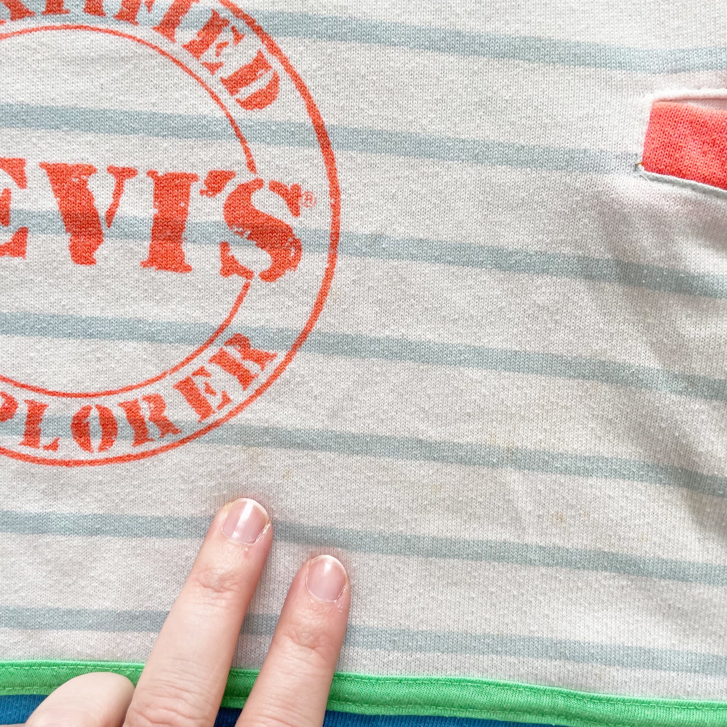 Levi’s Underwater Explorer Patches Tee • 7y? - Yellow Clover Vintage Kids Clothes
