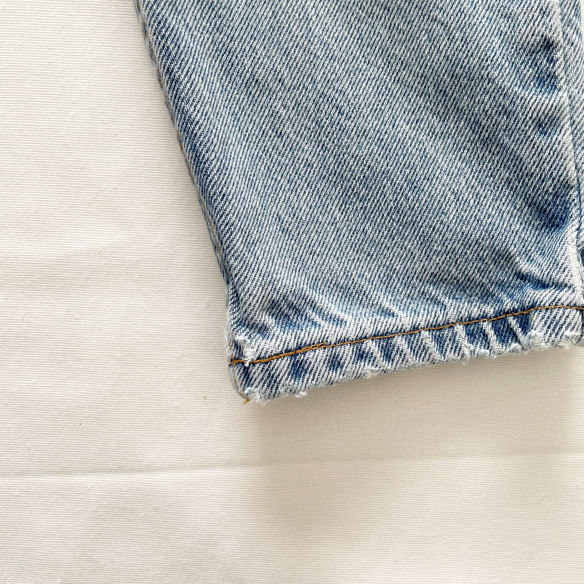 Levi’s 550 Relaxed Fit Lighter Wash Orange Tab Jeans • 3T - Yellow Clover Vintage Kids Clothes