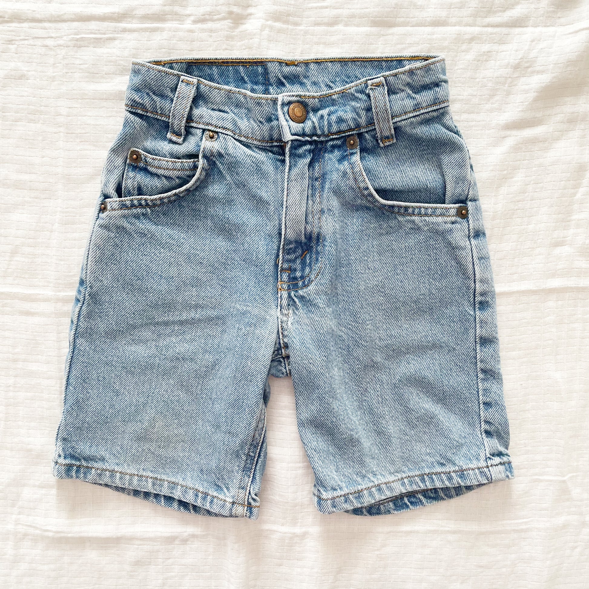 Vintage Levi’s 550 Lighter Wash Kids Shorts 